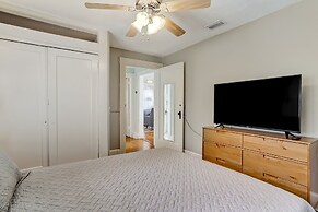 Newly Renovated Home in Downtown Fernandina Beach, A Block Away from C