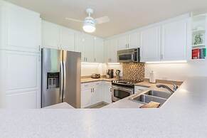 Emmalani 423 1 Bedroom Condo by RedAwning