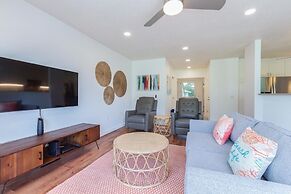 Emmalani 423 1 Bedroom Condo by RedAwning