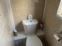 1st Floor Hillview 2 Bedroomed Central Location