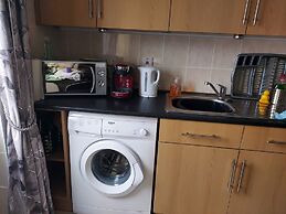 1st Floor Hillview 2 Bedroomed Central Location