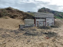 1st Floor Hillview 2 Bedroomed Central Location