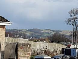 1st Floor Hillview 2 Bedroomed Central Location