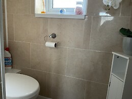 1st Floor Hillview 2 Bedroomed Central Location