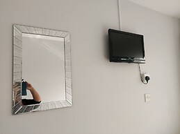 1st Floor Hillview 2 Bedroomed Central Location