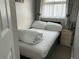 1st Floor Hillview 2 Bedroomed Central Location