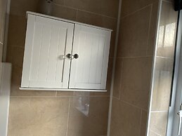 1st Floor Hillview 2 Bedroomed Central Location