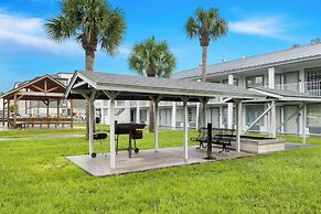 Suburban Studios Brunswick I-95