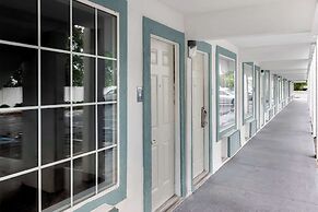 Suburban Studios Brunswick I-95