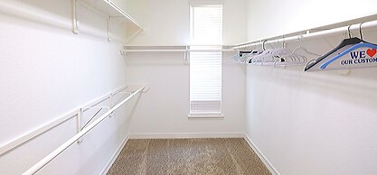 6Bdrm 4.5Bath 8Beds - HOME BIG AS TEXAS