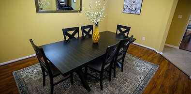 4Bdrm 3.5Bath 11Beds - Great House