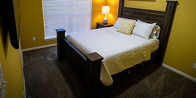 4Bdrm 3.5Bath 11Beds - Great House