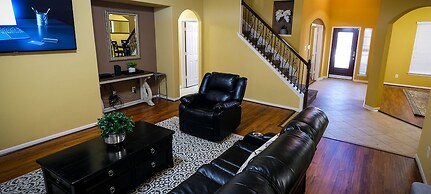 4Bdrm 3.5Bath 11Beds - Great House