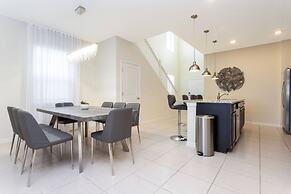 Beautiful 6 Bedroom Home w/ Private Pool and Spa at Windsor Island