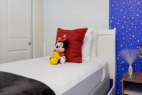 Beautiful 6 Bedroom Home w/ Private Pool and Spa at Windsor Island