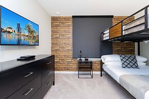 Beautiful 6 Bedroom Home w/ Private Pool and Spa at Windsor Island