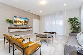 Beautiful 6 Bedroom Home w/ Private Pool and Spa at Windsor Island