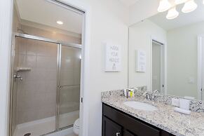 Beautiful 6 Bedroom Home w/ Private Pool and Spa at Windsor Island