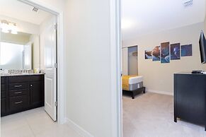 Beautiful 6 Bedroom Home w/ Private Pool and Spa at Windsor Island