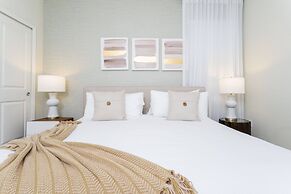 Beautiful 6 Bedroom Home w/ Private Pool and Spa at Windsor Island