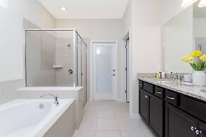 Beautiful 6 Bedroom Home w/ Private Pool and Spa at Windsor Island