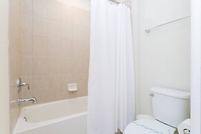 Beautiful 6 Bedroom Home w/ Private Pool and Spa at Windsor Island