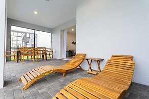 Beautiful 6 Bedroom Home w/ Private Pool and Spa at Windsor Island