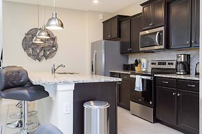 Beautiful 6 Bedroom Home w/ Private Pool and Spa at Windsor Island