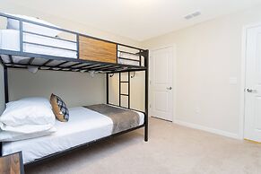 Beautiful 6 Bedroom Home w/ Private Pool and Spa at Windsor Island