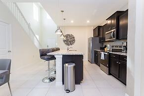 Beautiful 6 Bedroom Home w/ Private Pool and Spa at Windsor Island