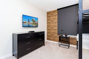 Beautiful 6 Bedroom Home w/ Private Pool and Spa at Windsor Island