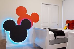 Beautiful 6 Bedroom Home w/ Private Pool and Spa at Windsor Island