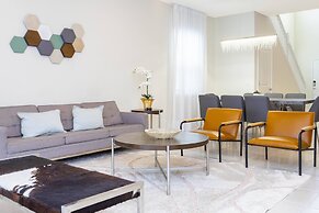 Beautiful 6 Bedroom Home w/ Private Pool and Spa at Windsor Island