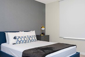 Beautiful 6 Bedroom Home w/ Private Pool and Spa at Windsor Island