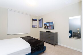 Beautiful 6 Bedroom Home w/ Private Pool and Spa at Windsor Island