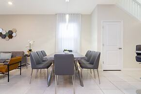 Beautiful 6 Bedroom Home w/ Private Pool and Spa at Windsor Island