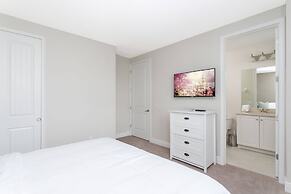 Gorgeous 8 Bedroom Single Home With Private Pool -ec7724