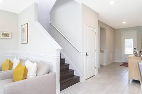 Gorgeous 8 Bedroom Single Home With Private Pool -ec7724