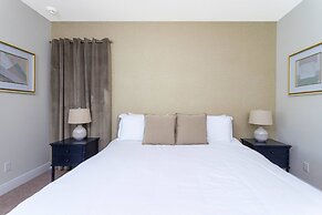 Gorgeous 8 Bedroom Single Home With Private Pool -ec7724