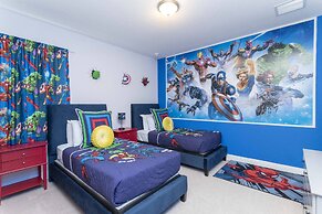 Gorgeous 8 Bedroom Single Home With Private Pool -ec7724