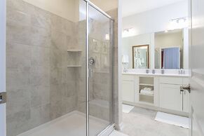 Cozy Retreat Near Disney: Apartment With Amenities