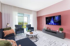 Cozy Retreat Near Disney: Apartment With Amenities