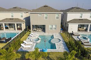 Home With Game Room, Movie Room and a Pvt Pool 405