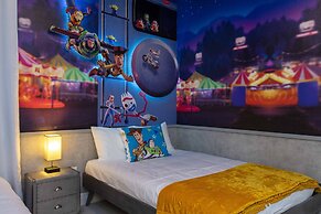 Home With Game Room, Movie Room and a Pvt Pool 405