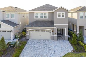 Home With Game Room, Movie Room and a Pvt Pool 405