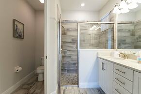 Home With Game Room, Movie Room and a Pvt Pool 405