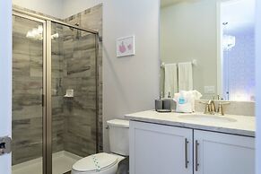 Home With Game Room, Movie Room and a Pvt Pool 405