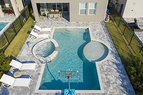 Home With Game Room, Movie Room and a Pvt Pool 405