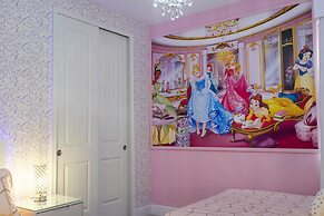 Home With Game Room, Movie Room and a Pvt Pool 405