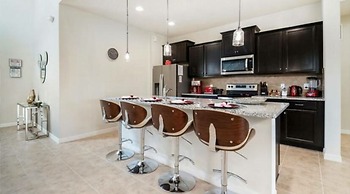 Beautiful 6 Bedroom Home With Private Pool and Game Room Ww1508